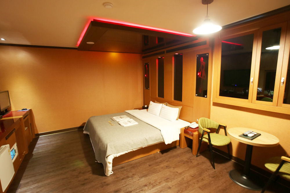Ost Hotel Чхунчхон Экстерьер фото