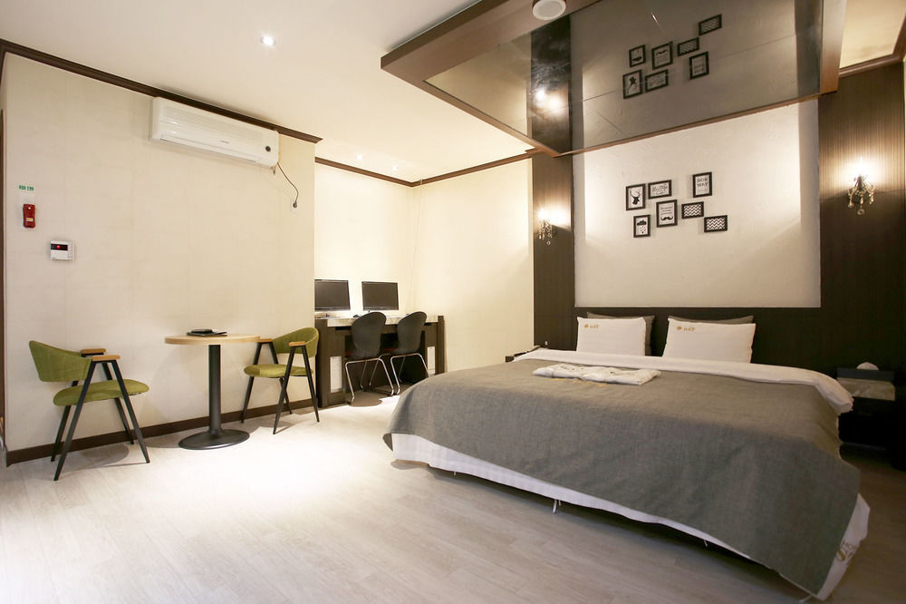 Ost Hotel Чхунчхон Экстерьер фото